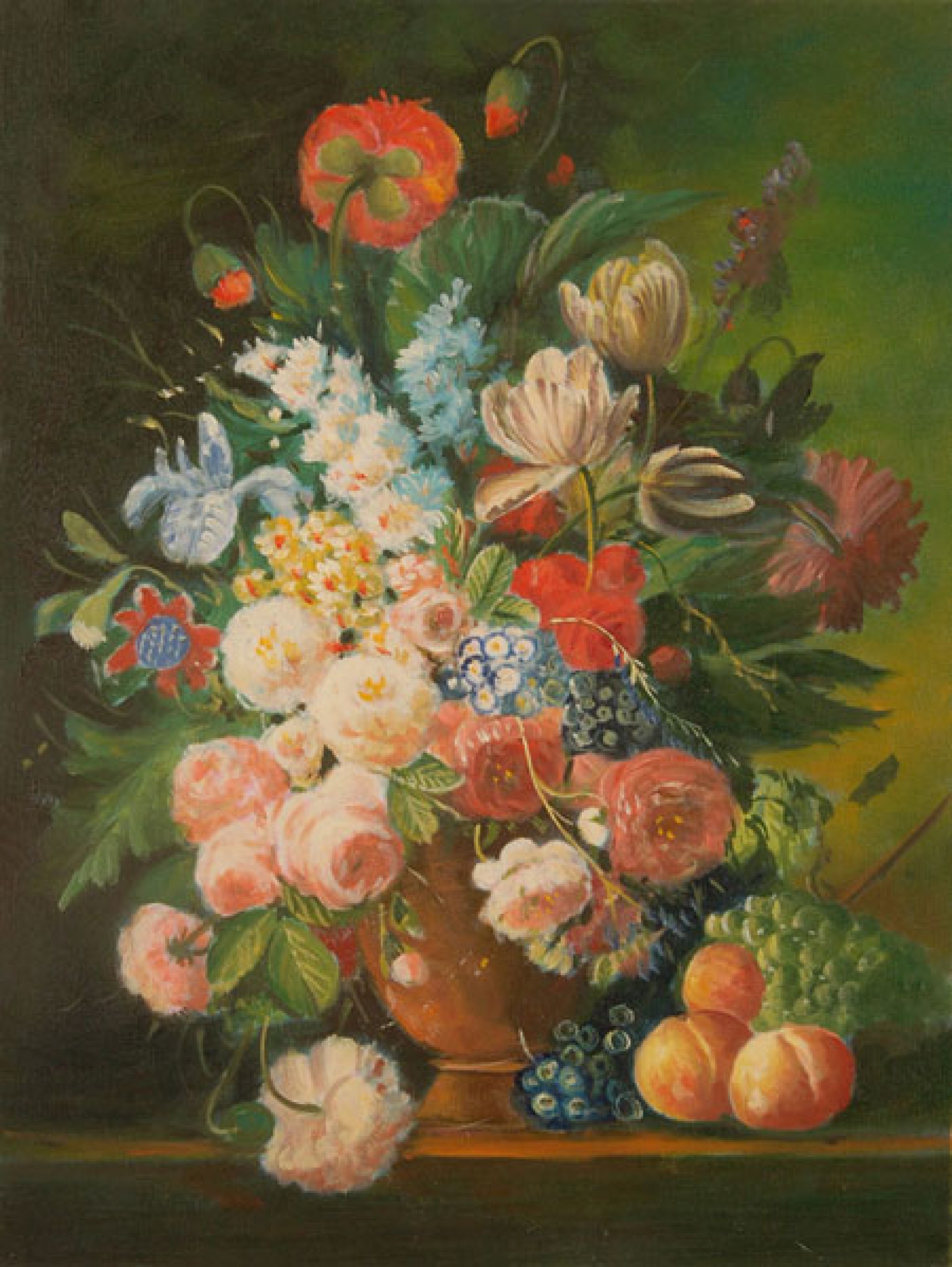 Vaso di fiori con pesche e uva