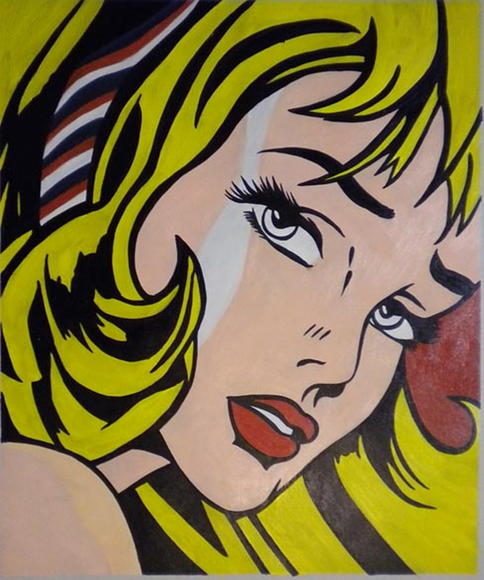 ragazza con capelli biondi