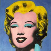 Marylin sfondo azzurro