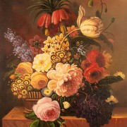 Vaso di fiori e frutta