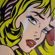 ragazza con capelli biondi