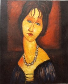 Hebuterne con collana