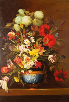 Vaso di fiori su davanzale